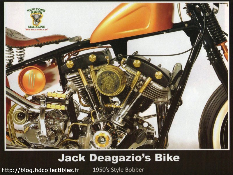 Ce projet de nouvelle moto a débuté autour de l'idée d'un Bobber que JACK DEAGAZIO avait prévu de peindre en noir avec des rappels dorés...